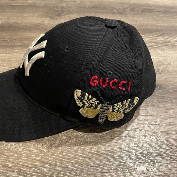 GUCCI X MLB NY Yankees Black Embroidered Butterfly 57-61 CM - Picture 3 of 9